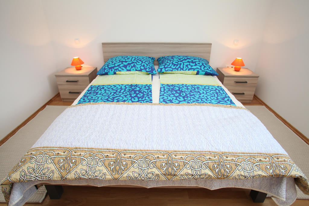 Villa Iris Apartments Seget Vranjica Ngoại thất bức ảnh