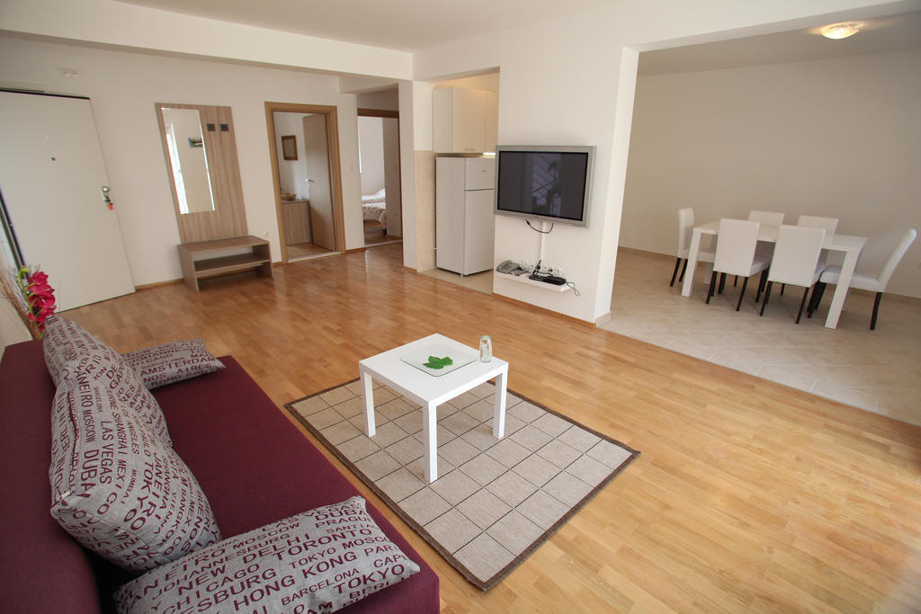 Villa Iris Apartments Seget Vranjica Ngoại thất bức ảnh