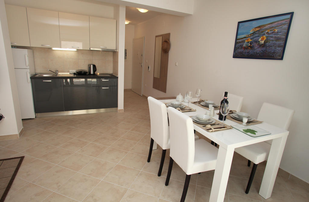 Villa Iris Apartments Seget Vranjica Ngoại thất bức ảnh
