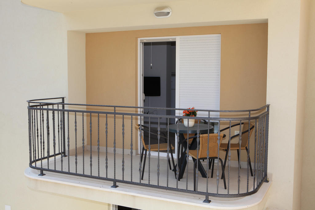 Villa Iris Apartments Seget Vranjica Ngoại thất bức ảnh